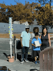 luzvin-min Luzvin receives a gift